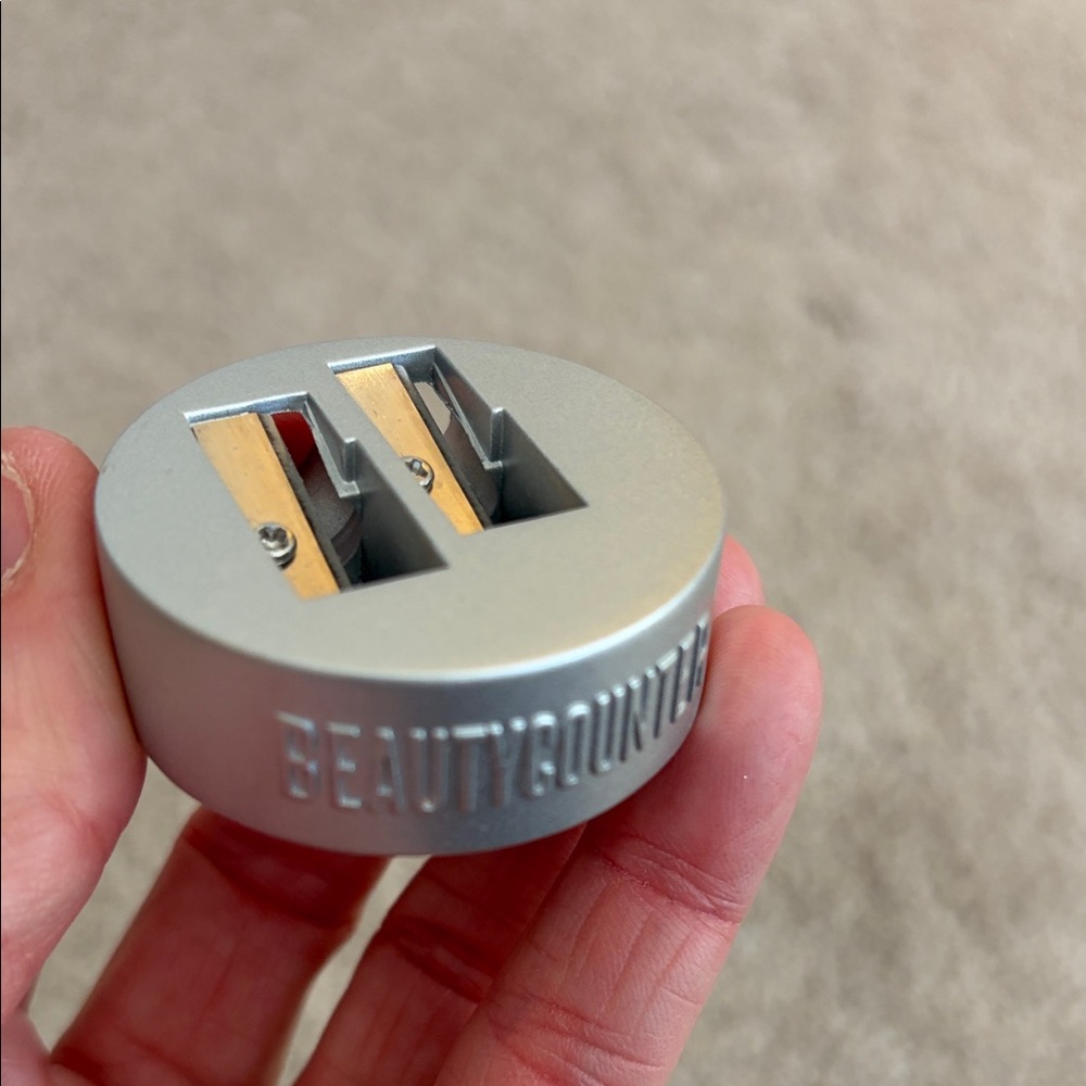 Beautycounter sharpener for makeup